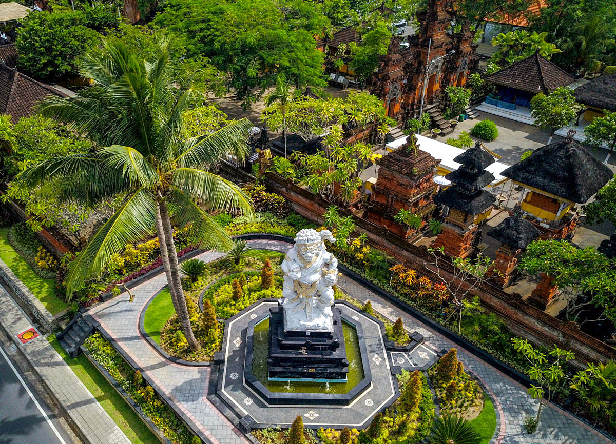 Seminyak activities-Petitenget Temple