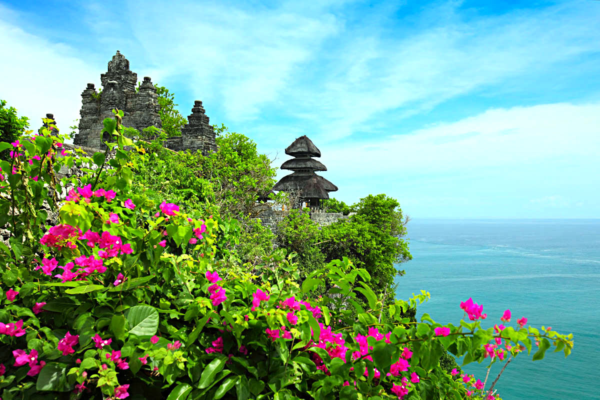 What to do in Bali-Uluwatu Temple