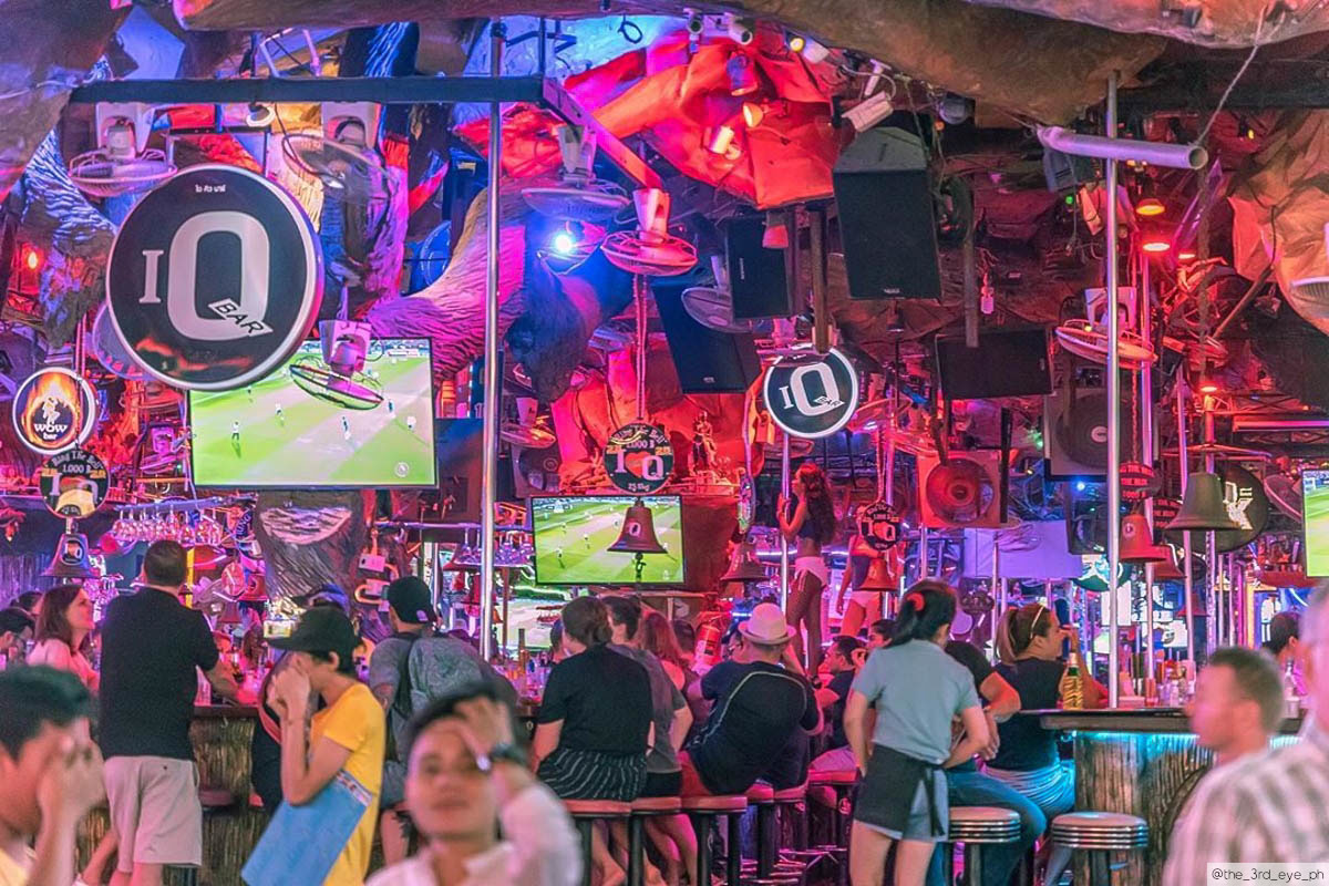 Bangla road-Party atmosphere