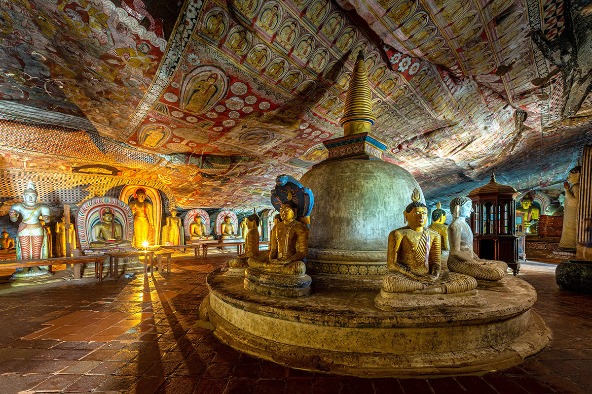 スリランカのおすすめスポット-ダンブッラ石窟寺院