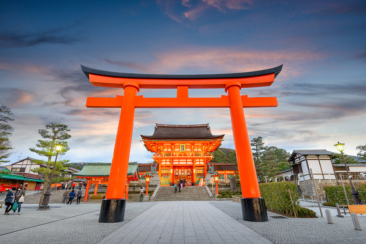 Fushimi Inari Shrine-View at dusk