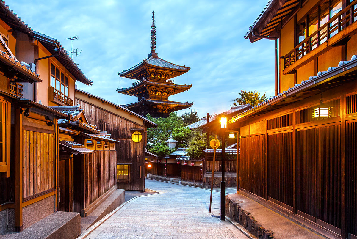 Things to do in Kyoto-Japan-Gion District-Yasaka Pagoda-Yasaka-no-Tou-geisha tea ceremony