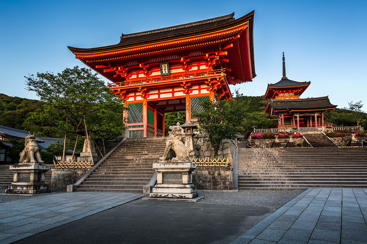 Kiyomizu temple-Kyoto-temple gate