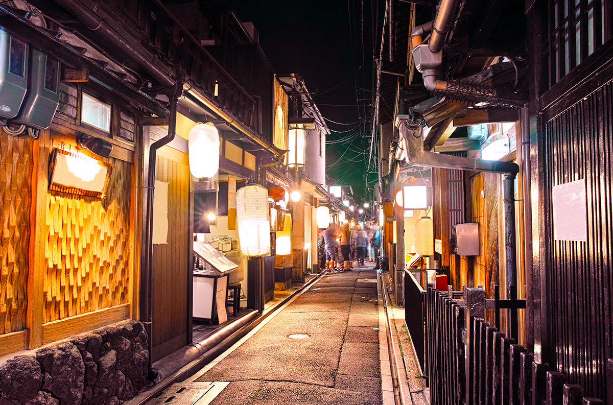 Kyoto nightlife-Japan-geisha-Kabuki-Pontocho Alley-kaiseki meal