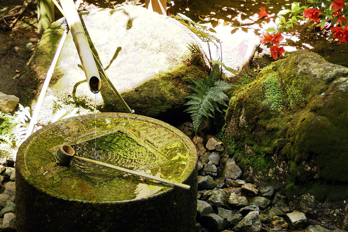 Ryoanji Temple-Kyoto-Japan-stone basin-purification ritual