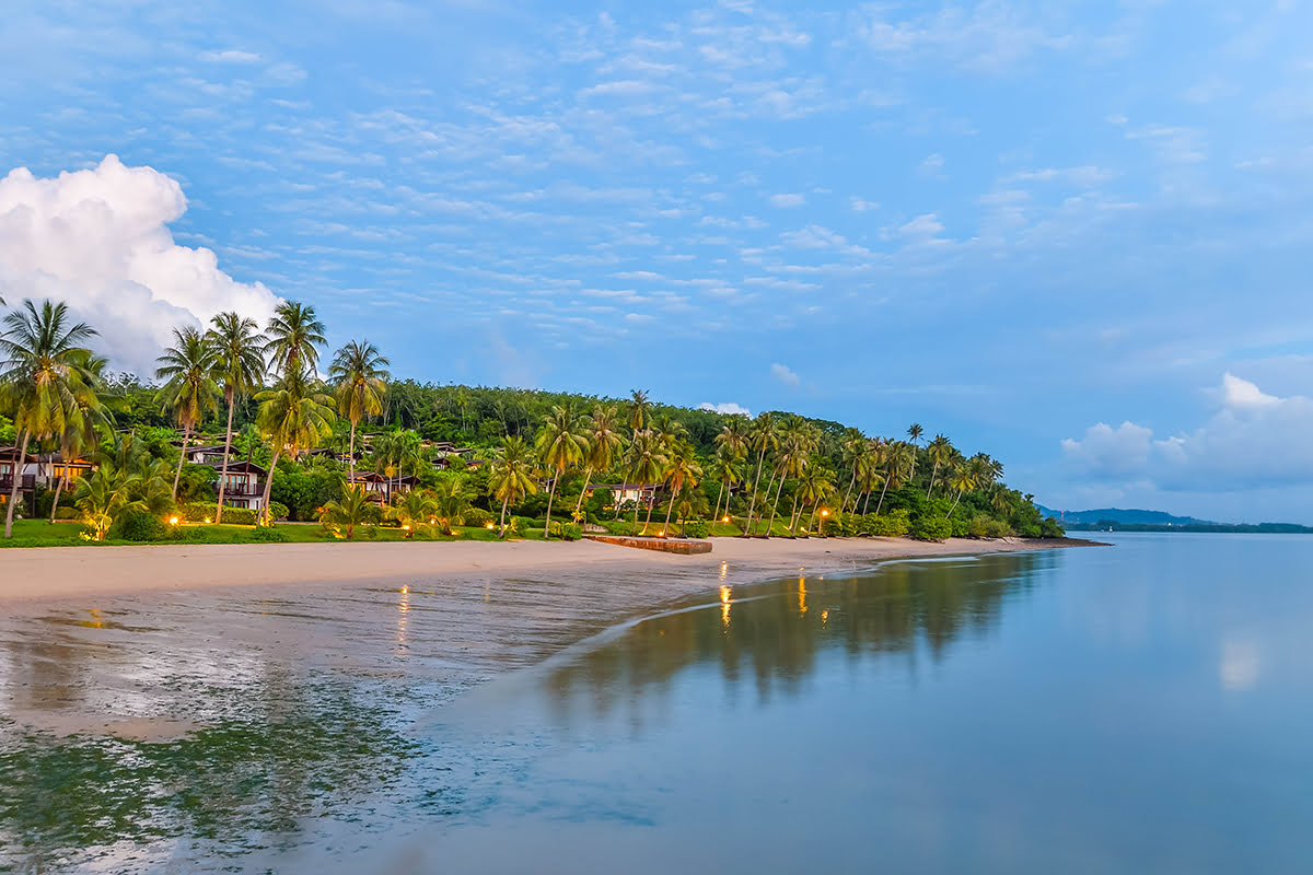 Coconut island-Beach