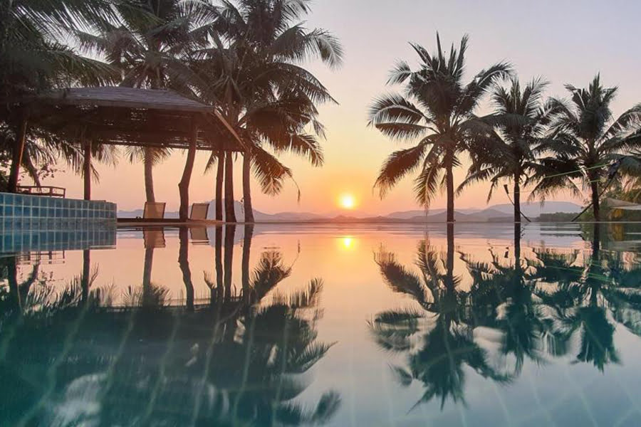 Coconut island-Coconut Island Beachfront Bungalow