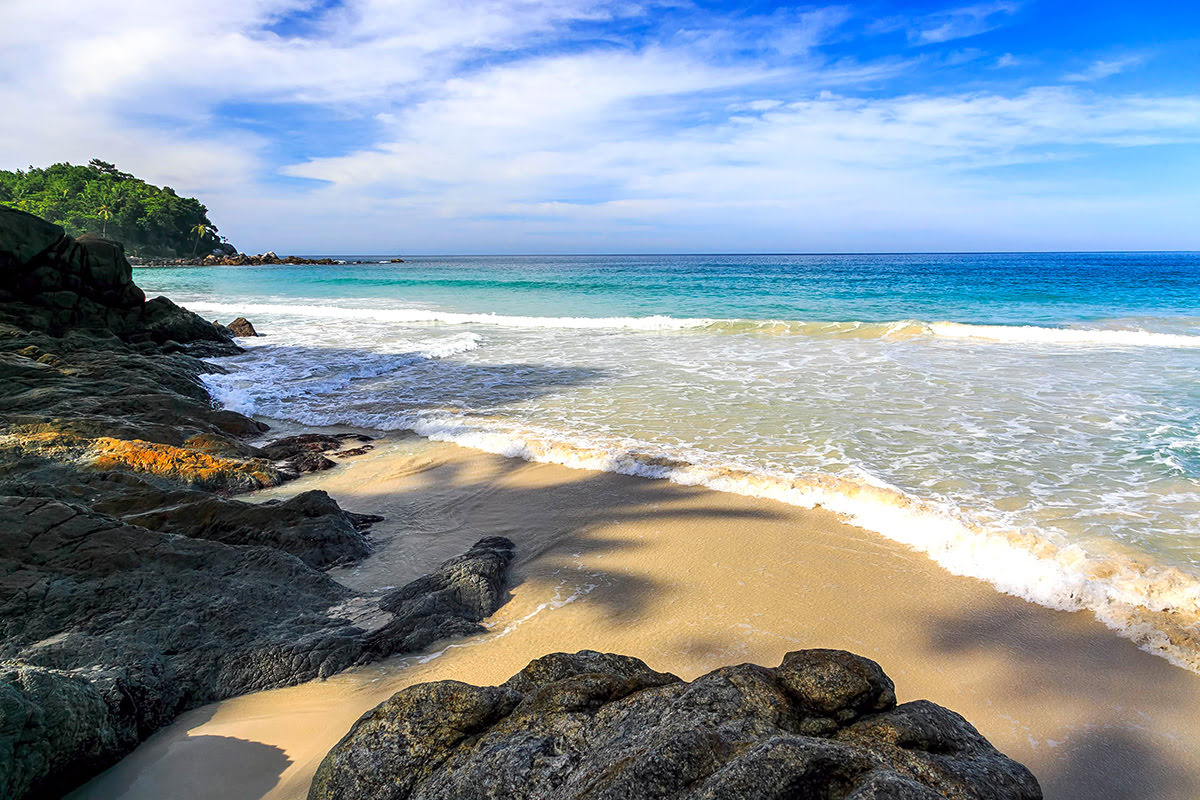 ที่เที่ยวในภูเก็ต-ประเทศไทย-หาดฟรีด้อม Freedom Beach