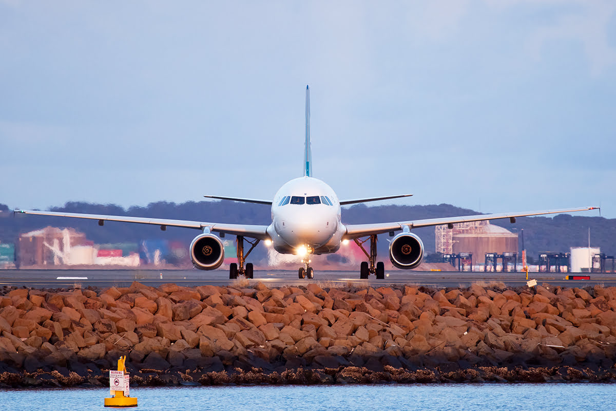 Getting around Sydney-Plane landing at the airport