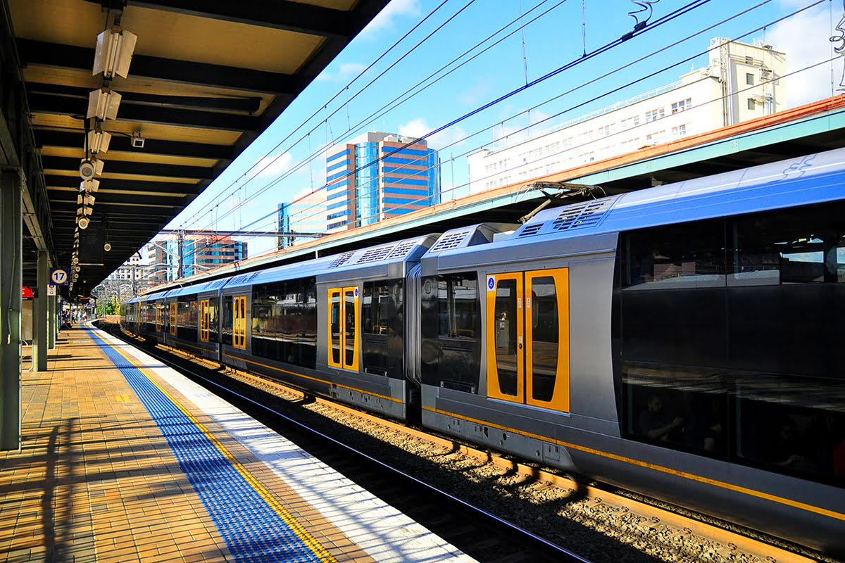 Getting around Sydney-Sydney train