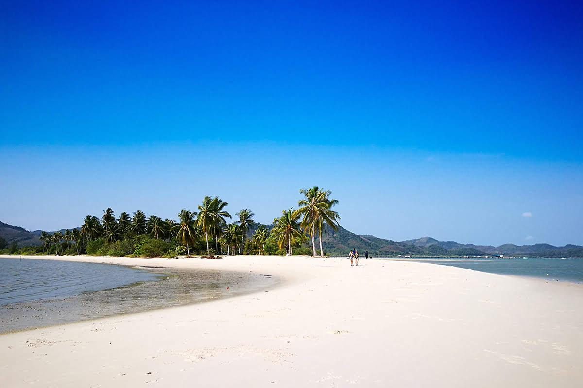 Guide to Koh Yao Yai-White sand beach