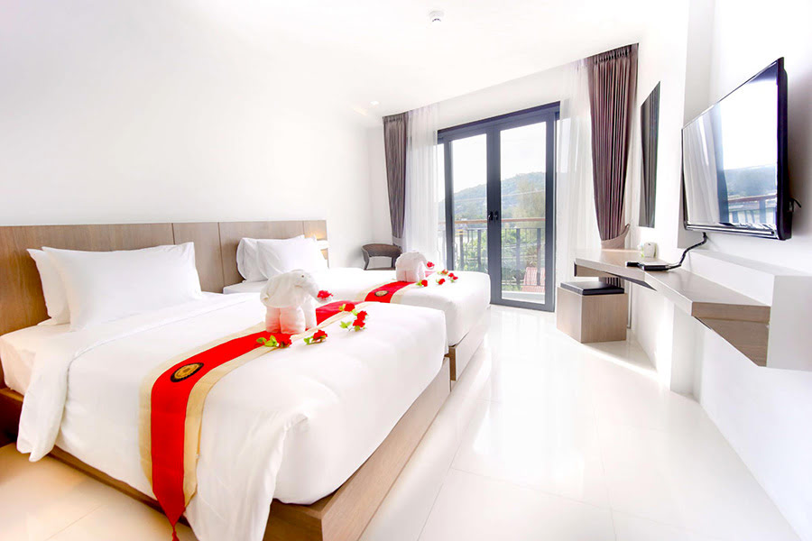 Hotels in Phuket-Thailand-things to do-Phoenix Hotel Karon Beach