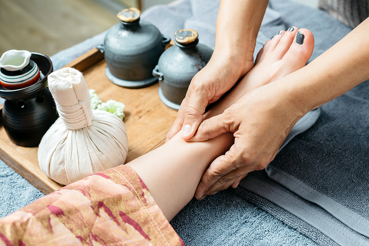 Phuket massage-spas-parlors-Thai foot massage