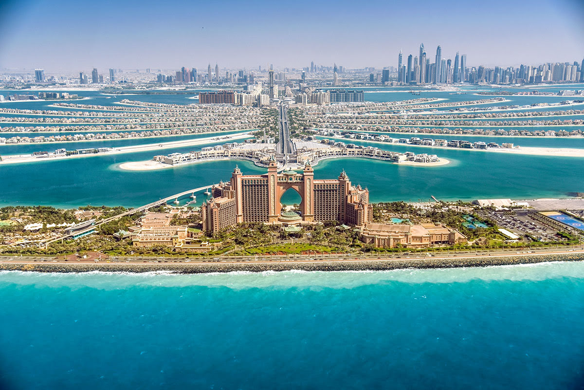 Shopping in Dubai-UAE-The Pointe-Palm Jumeirah