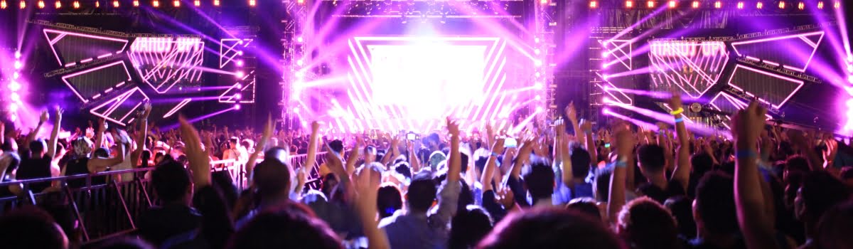 music festivals 2020-Featured photo (1200x350) The atmosphere of fun outdoor concert