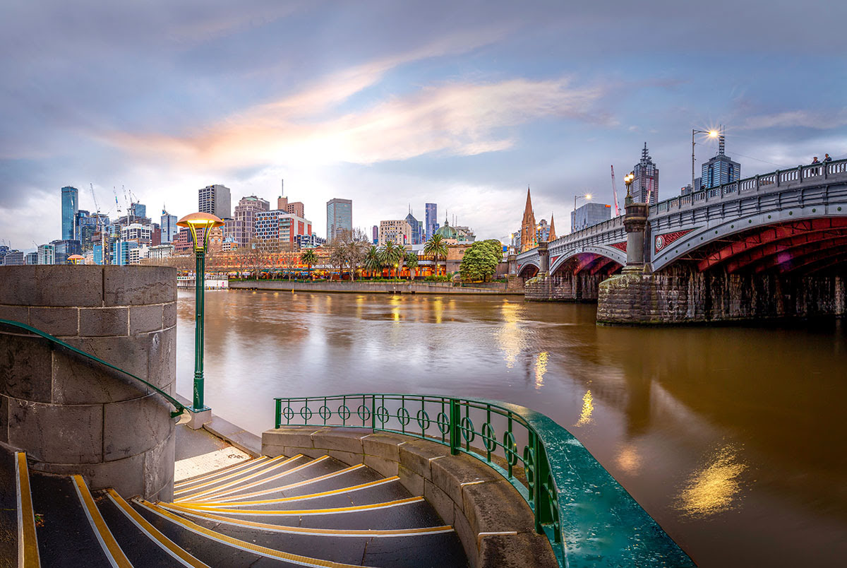 Melbourne hotels-luxury-5-star-Southbank Promenade-Yarra River