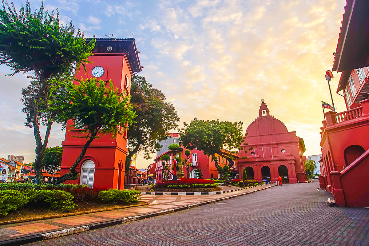 Malacca itinerary-Malaysia travel-Windmill Dutch Square-Red