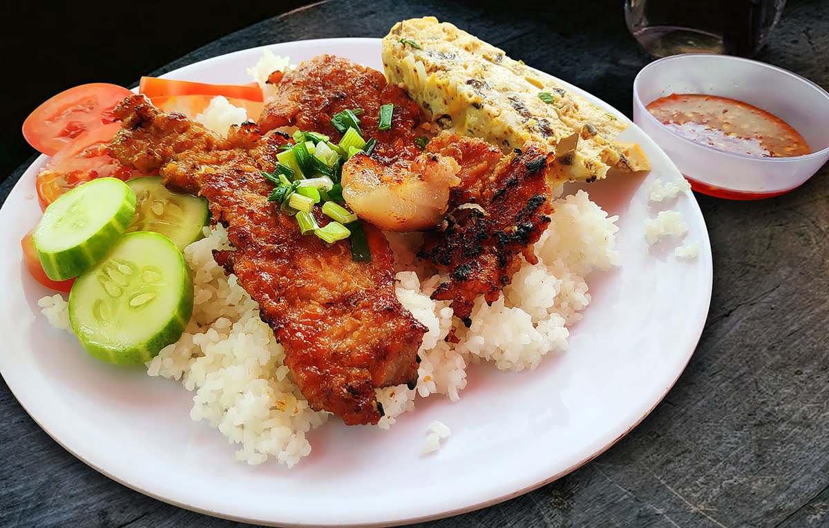 Ho Chi Minh food-restaurants-Saigon-Com Tam