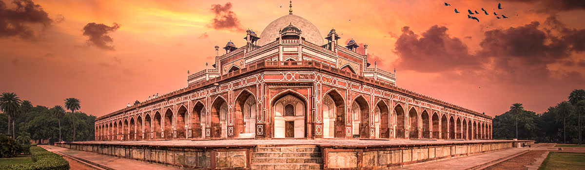 Places to Visit in New Delhi | Ancient Tombs & Forts + Top UNESCO Sites background image