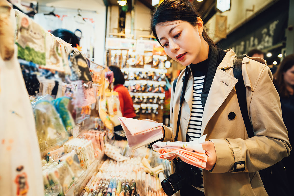 Shopping in Fukuoka-Japan-Kyushu-malls-Tenjin Underground Mall