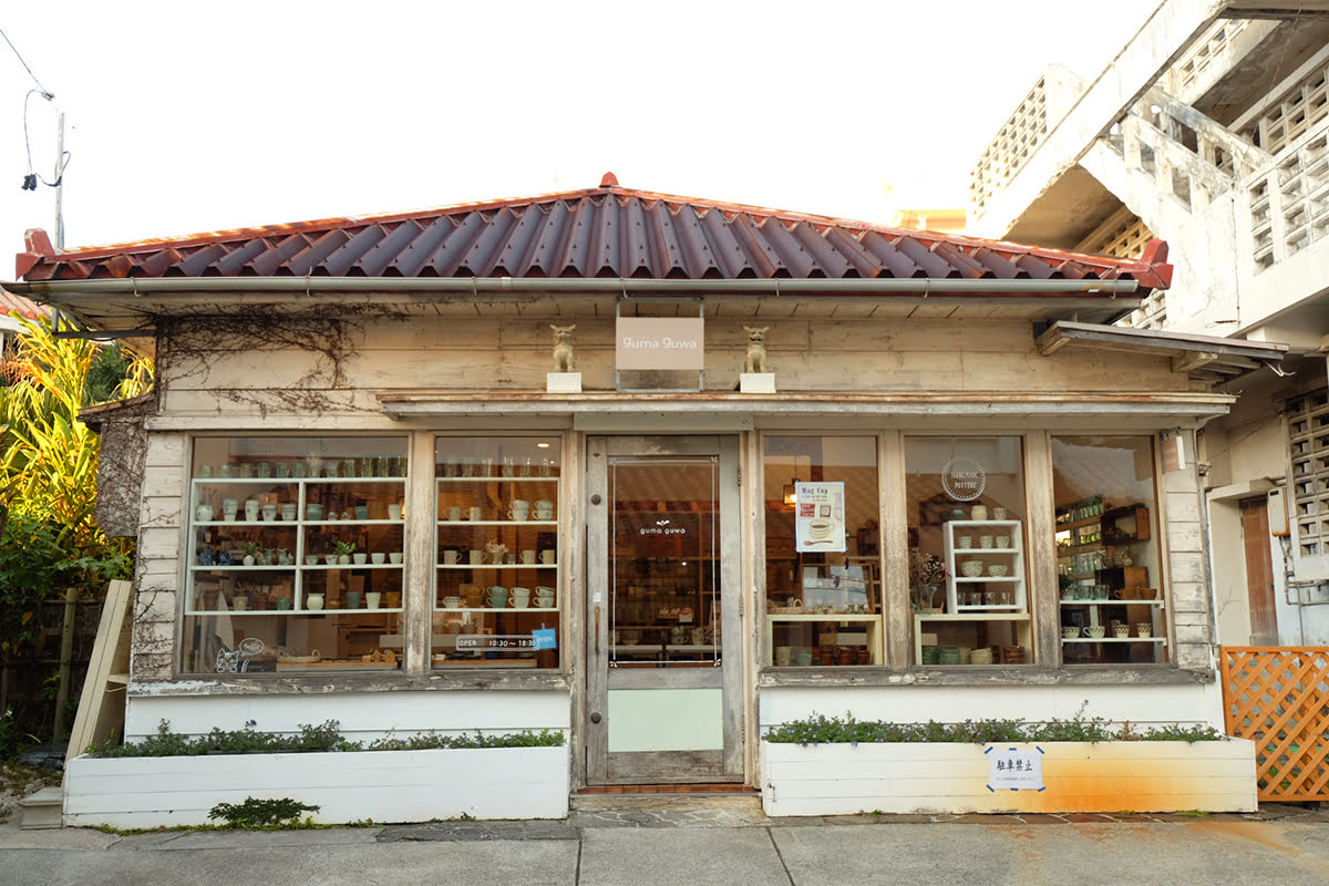 Shopping in Okinawa-malls-markets-Tsuboya Pottery Street