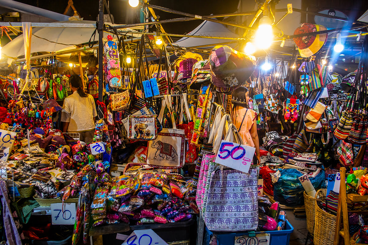 Shopping in Chiang Mai-malls-markets-bazaars-Tha Pae Gate-Sunday Night Walking Street