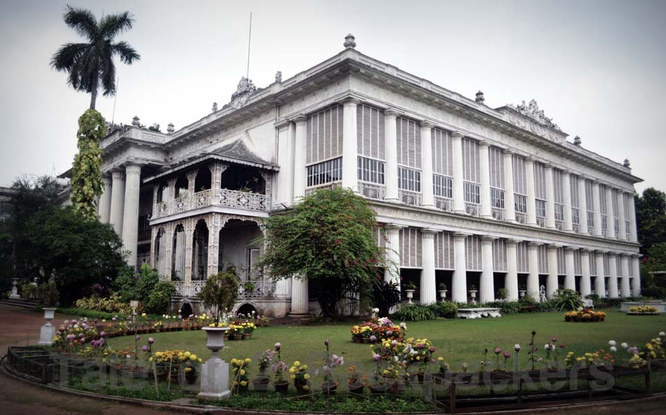 Places to visit in Kolkata-things to do-attractions-Marble Palace