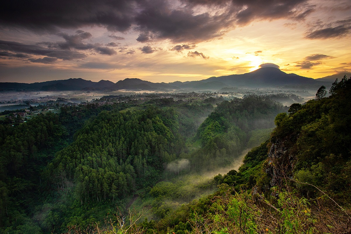 Keraton Cliff Tebing Karaton Bandung Indonesia