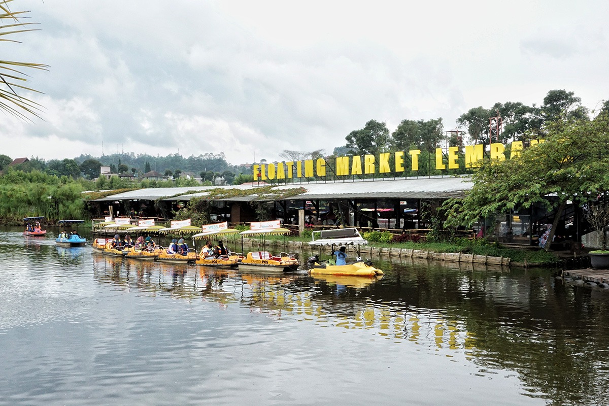 Pasar Terapung Lembang di Bandung, Indonesia