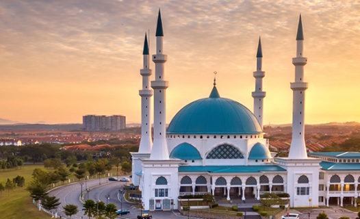 Johor Bahru Attractions | Explore Theme Parks & Ornate Religious Sites