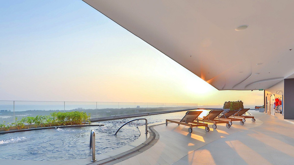  Holiday Inn & Suites Rayong City Centre 