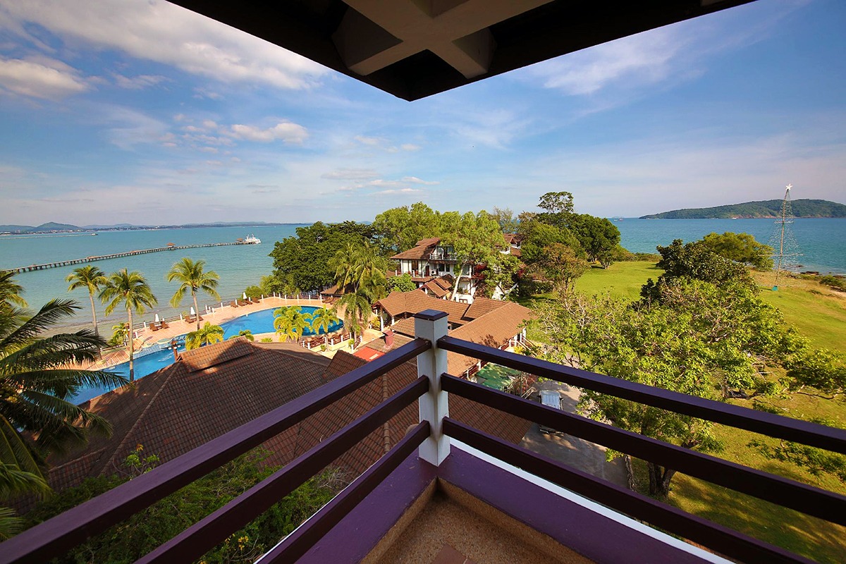  Rayong Resort Hotel 