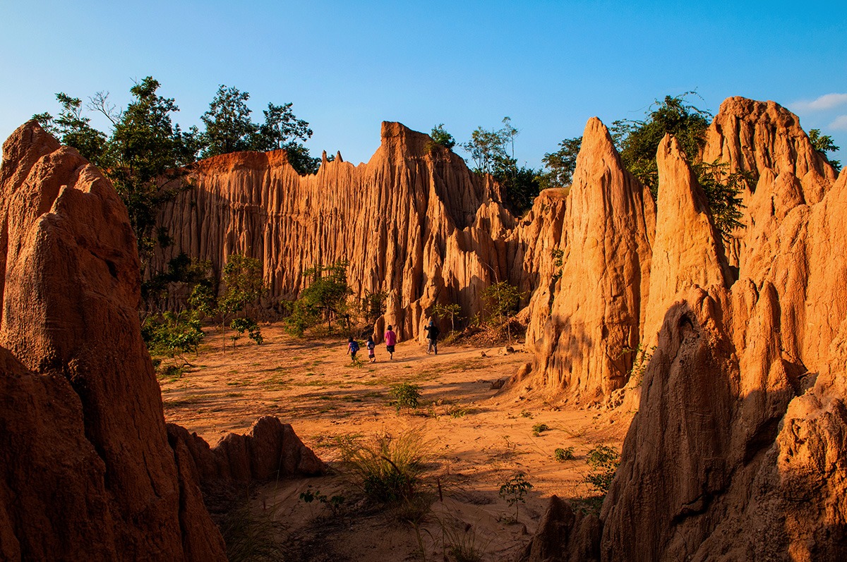 สถานที่ท่องเที่ยวจังหวัดน่าน-กิจกรรมที่เที่ยวแนะนำ-เสาดินนาน้อย