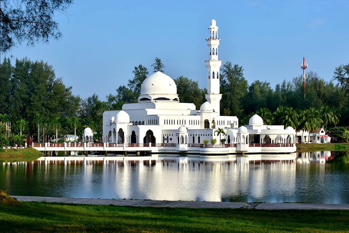 Things to do in Kuala Terengganu-attractions-The Floating Mosque(Masjid Tengku Tengah Zaharah)