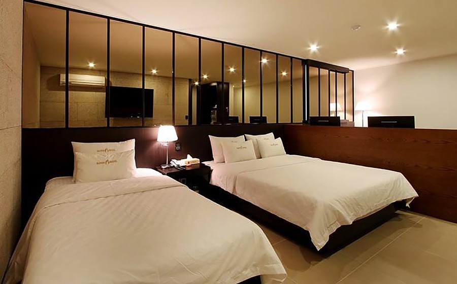 Agoda-guaranteed hotels-vacation rentals-Bando Tourist Hotel