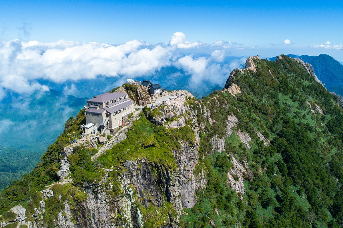 Mt. Ishizuchi-activities-hiking-Best Time to Visit