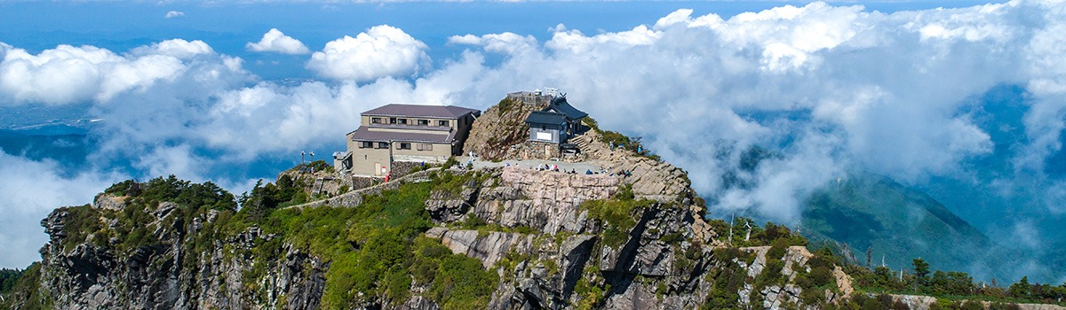 石鎚山ハイキング | 西日本最高峰のパワースポットの登山コース・必見ポイントをご紹介