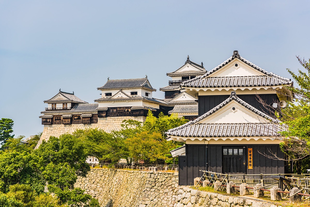 Matsuyama Castle-tourist attractions-historic landmarks-guide