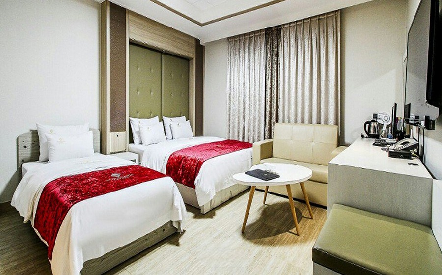 Agoda-guaranteed hotels-vacation rentals-Hotel Charlot Castle