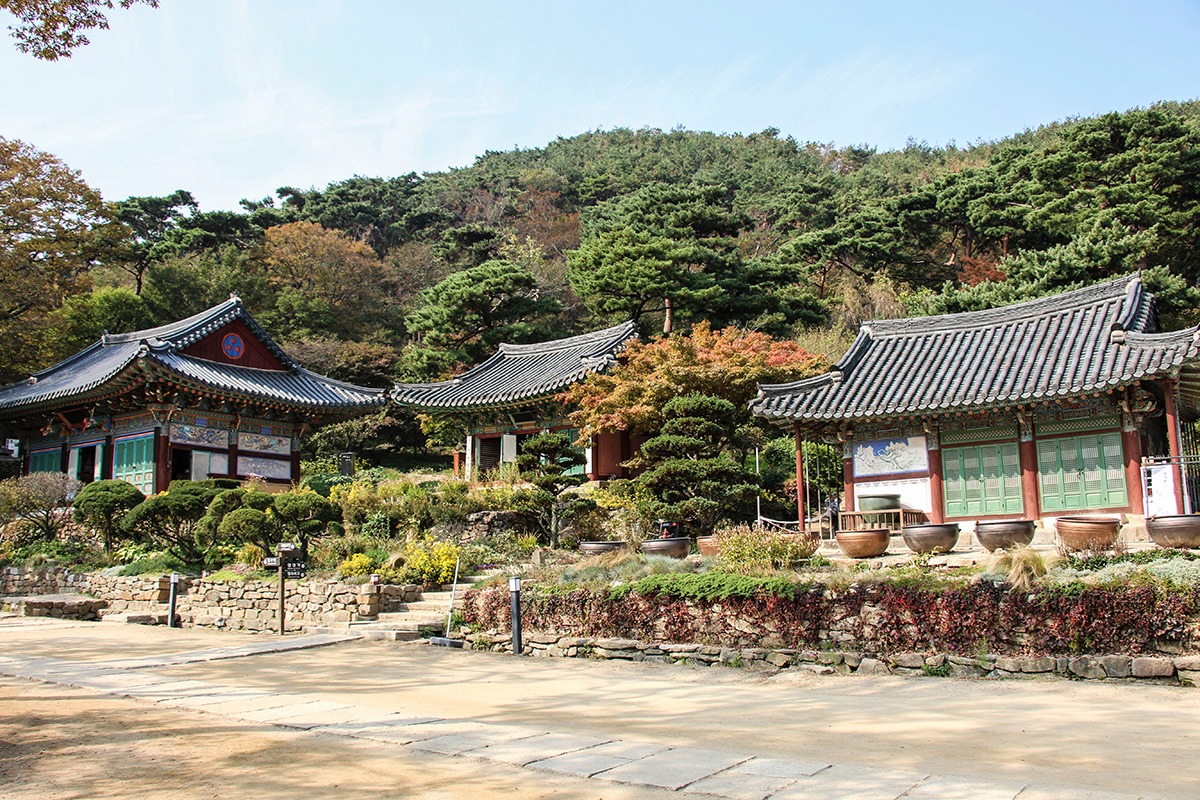 Incheon attractions-things to do-Jeondeungsa Temple