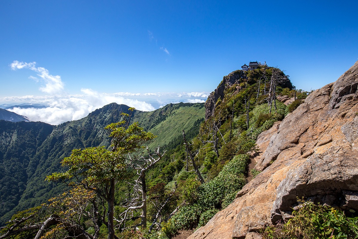 Mount Ishizuchi-activities-hiking-best time to visit-Mountain Climbing
