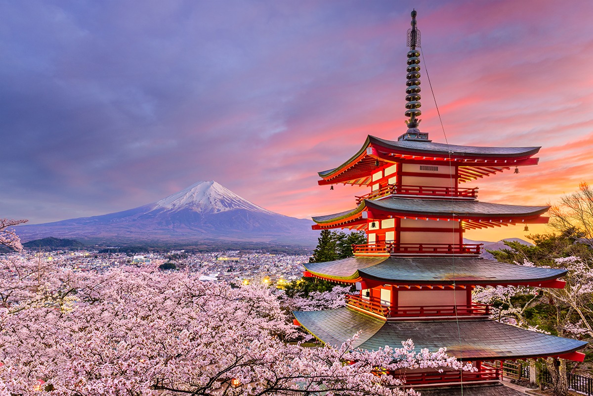 富士河口湖‐モデルコース-旅行計画-アクティビティ-観光スポット-忠霊塔