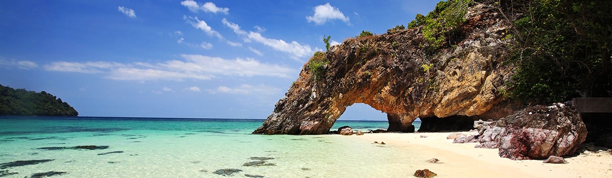 เที่ยวทะเลอันดามัน | เกาะสวยๆ ในไทย ชิลกับหาดทรายขาว และน้ำทะเลใสแจ๋ว