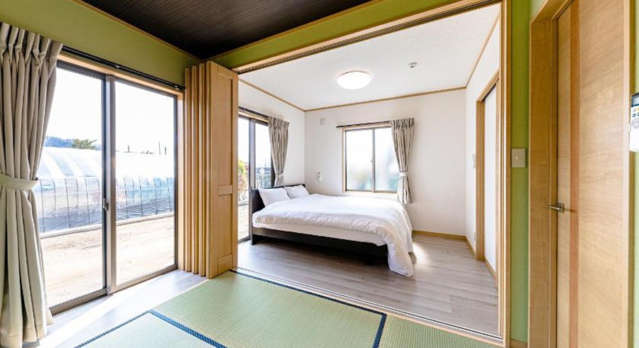 Agoda-guaranteed hotels-vacation rentals-Furaku-Dog