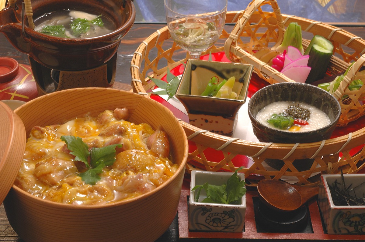Autumn food and drink in Tohoku-fall food festivals-tours-Hinai Chicken Oyakodon in Akita Prefecture