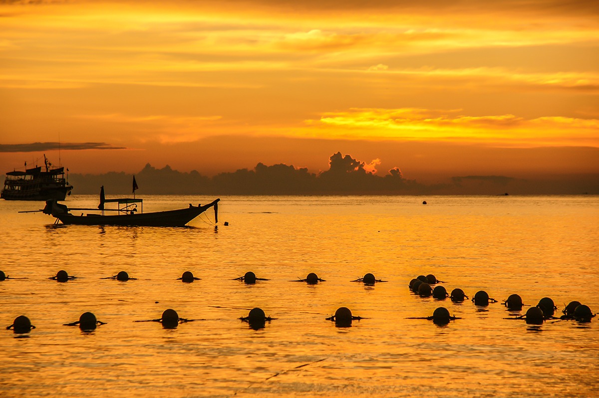 Coucher de soleil sur l'île de Ko Tao, Thaïlande.