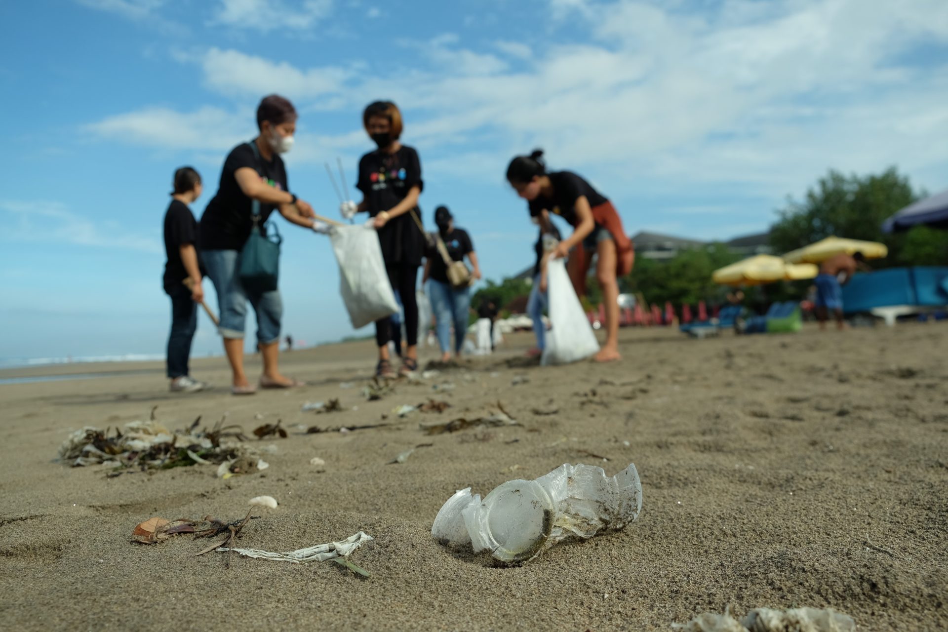 Beach Clean Employee CSR