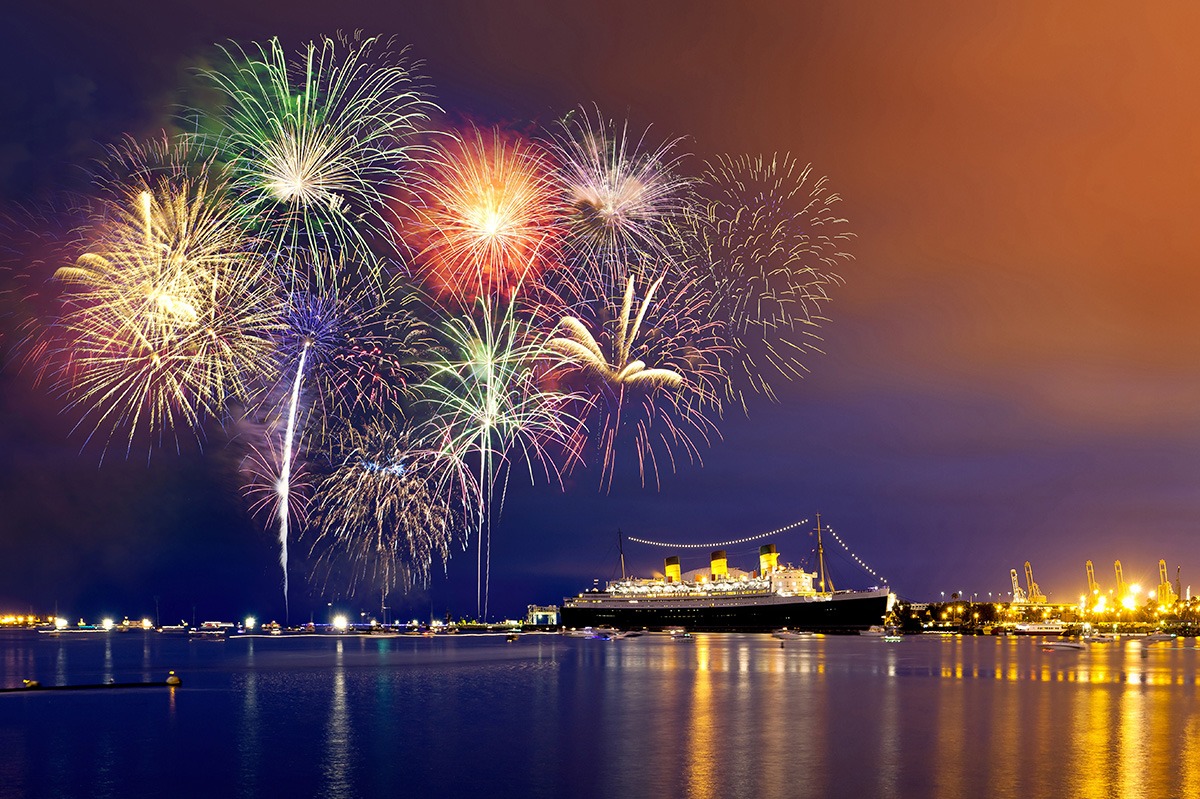 Fireworks at La Mer and Al Seef-places to visit in UAE during Eid
