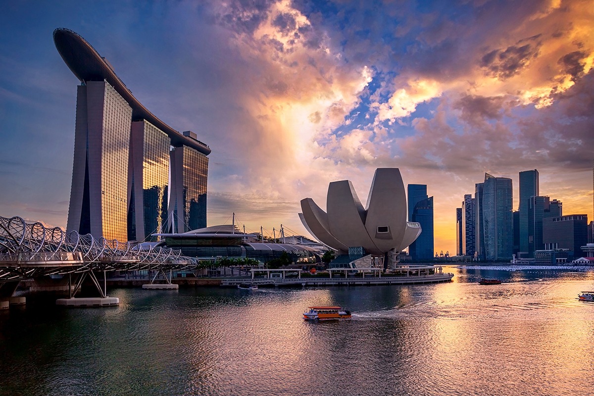 Singapore,-,December,7,,2013:,The,Helix,Bridge,,Marina,Bay