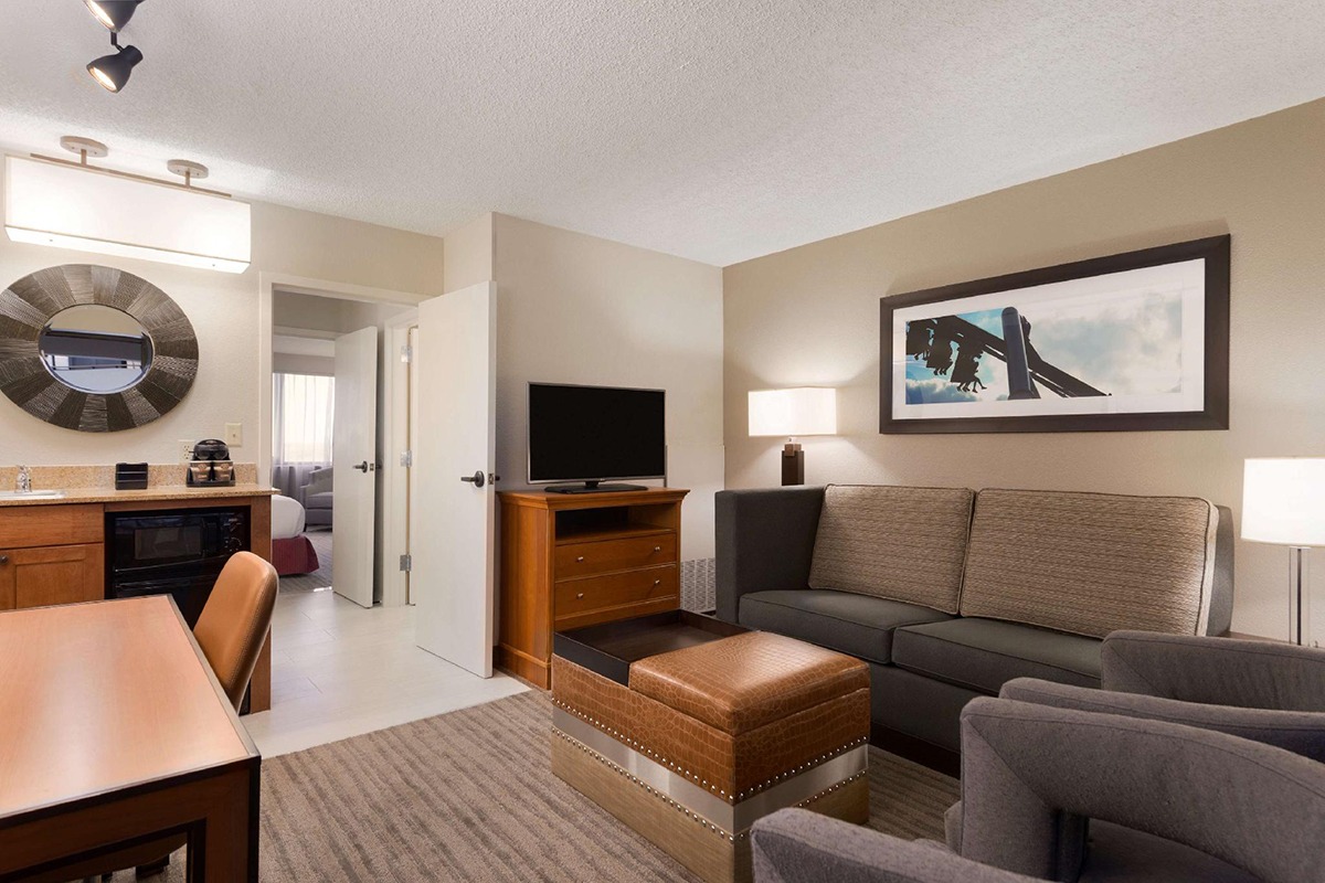 Embassy Suites by Hilton Orlando International Drive ICON Park-Pet friendly hotels in Orlando
